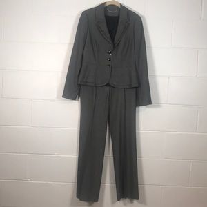 White House Black Market Suit (jacket 6 pants 4)